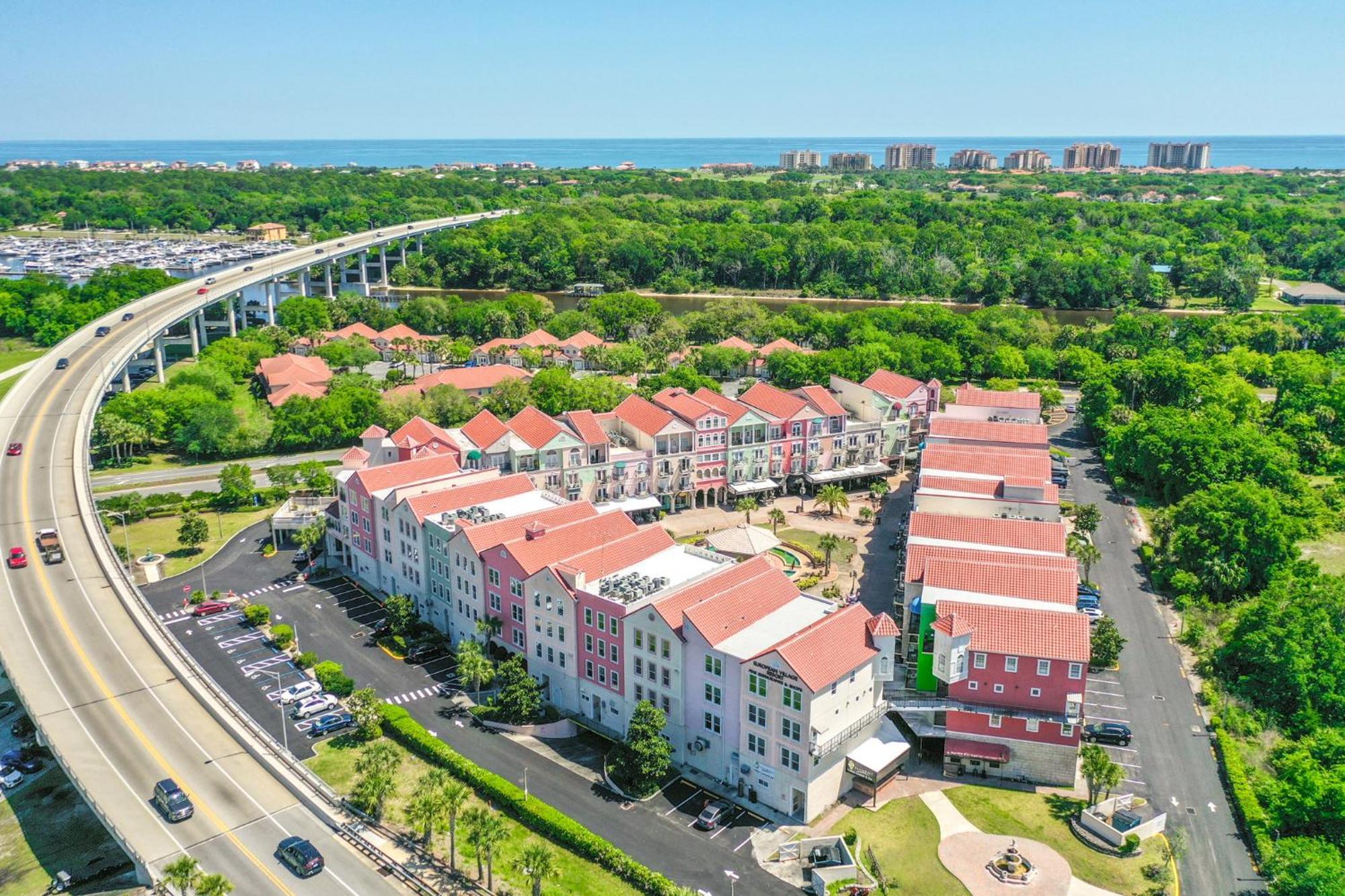 Cozy Queen Suite In European Village With Balcony View Near Beaches Palm Coast Exteriér fotografie